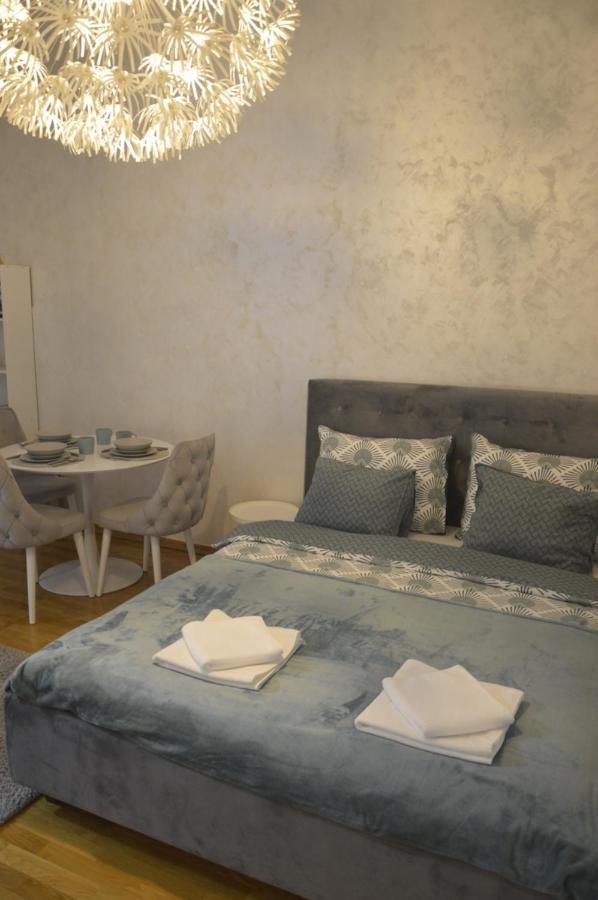 Teodora Lux Apartman Free Privat Parking Apartamento Novi Sad Exterior foto